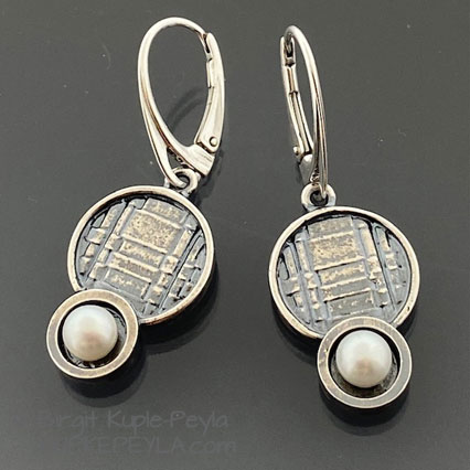 Round woven Silver Dangles with white Pearl