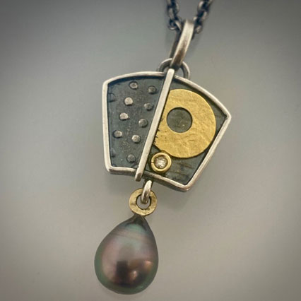 fan shaped pendant with diamond and tahitian pearl