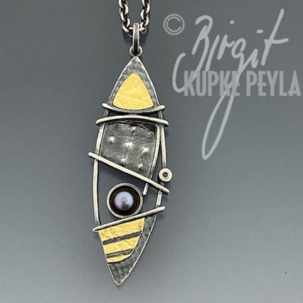 Navette Pendant in Gold and  SDilver with Black Pearl