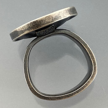 trapezoid shaped ring shank